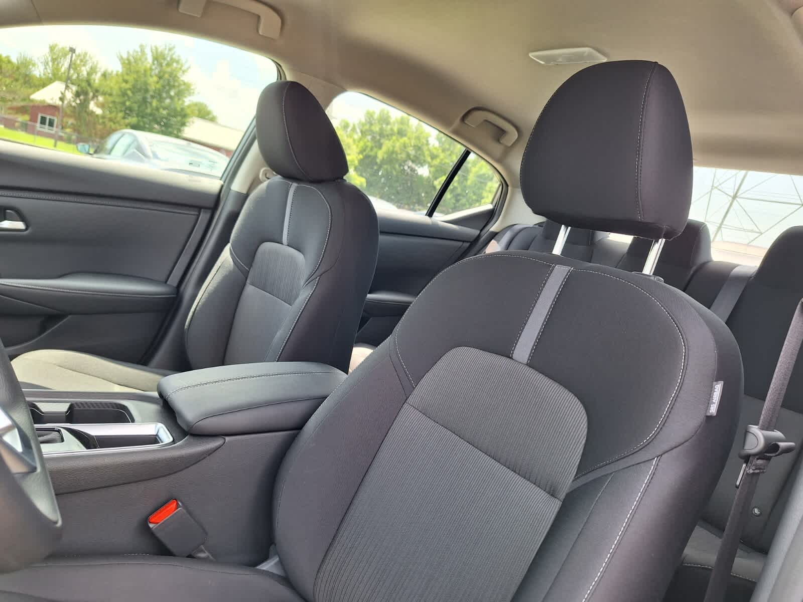 2025 Nissan Sentra SV photo 11