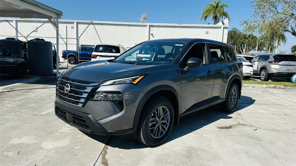 2025 Nissan Rogue S photo 3