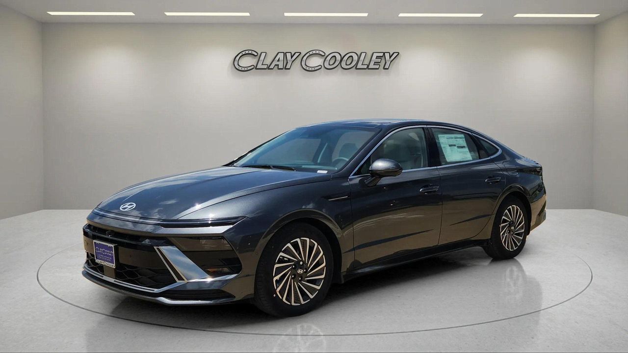 2025 Hyundai Sonata Hybrid Limited photo 7