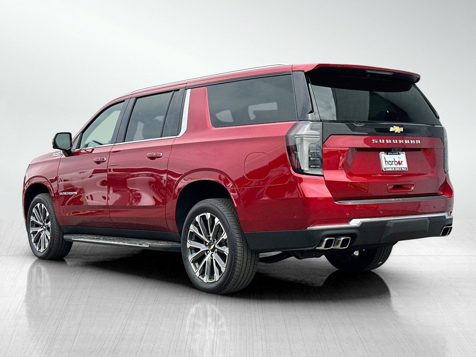 2025 Chevrolet Suburban High Country photo 5