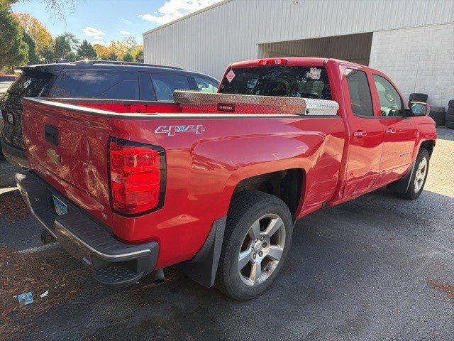 2016 Chevrolet Silverado 1500 LT photo 4