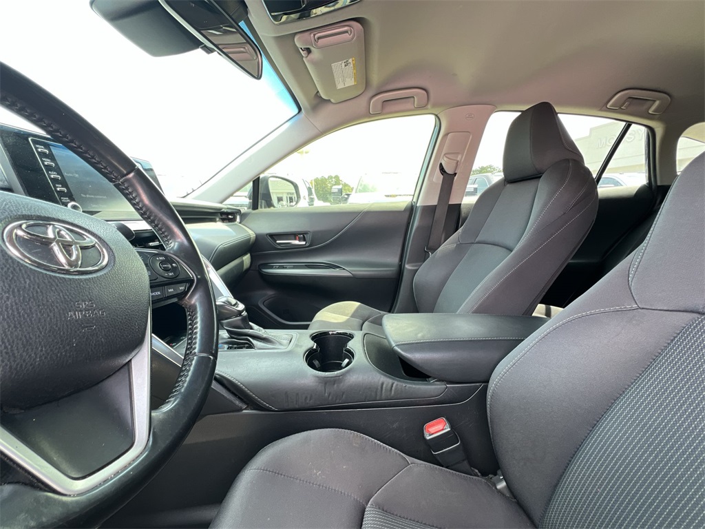 2021 Toyota Venza LE photo 12