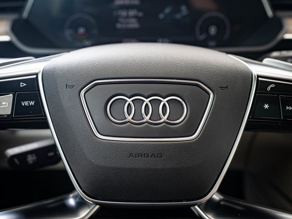 2022 Audi e-tron Premium photo 27