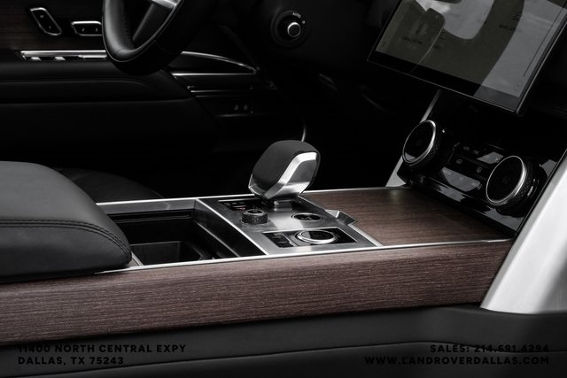 2023 Land Rover Range Rover SE photo 22