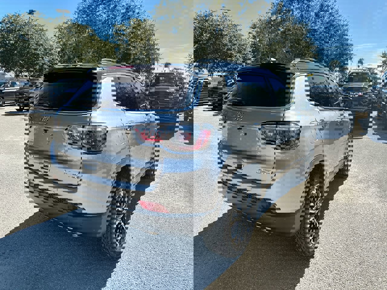 2023 Jeep Compass Limited photo 4