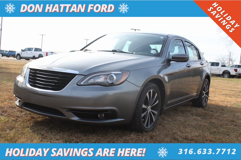 2013 Chrysler 200 Limited's photo