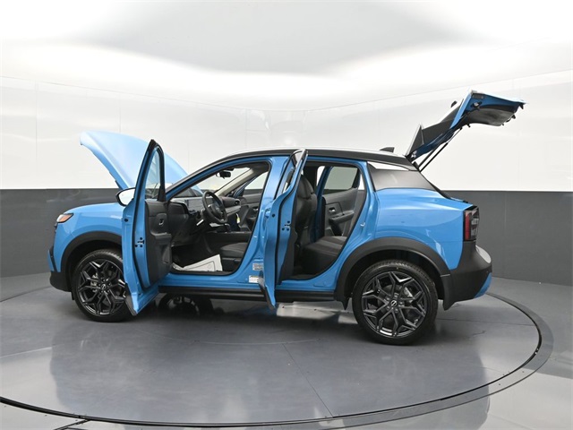 2026 Nissan Kicks SR photo 4