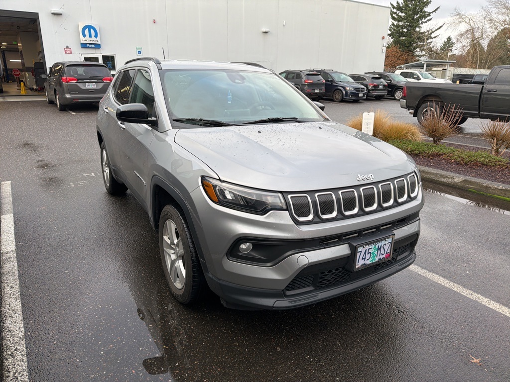 2022 Jeep Compass Latitude's photo