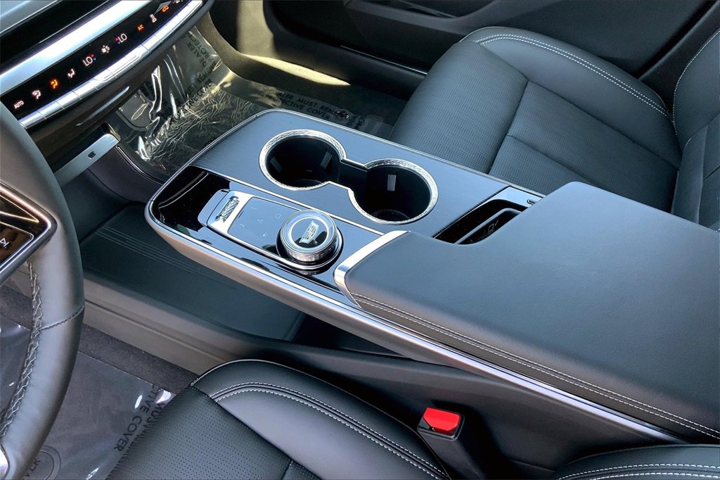 2025 Cadillac Lyriq Luxury photo 10