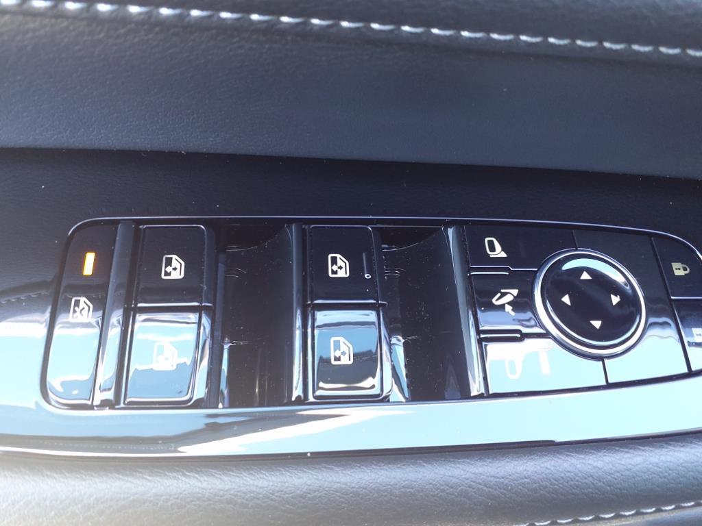 2025 Infiniti QX80 Luxe photo 6