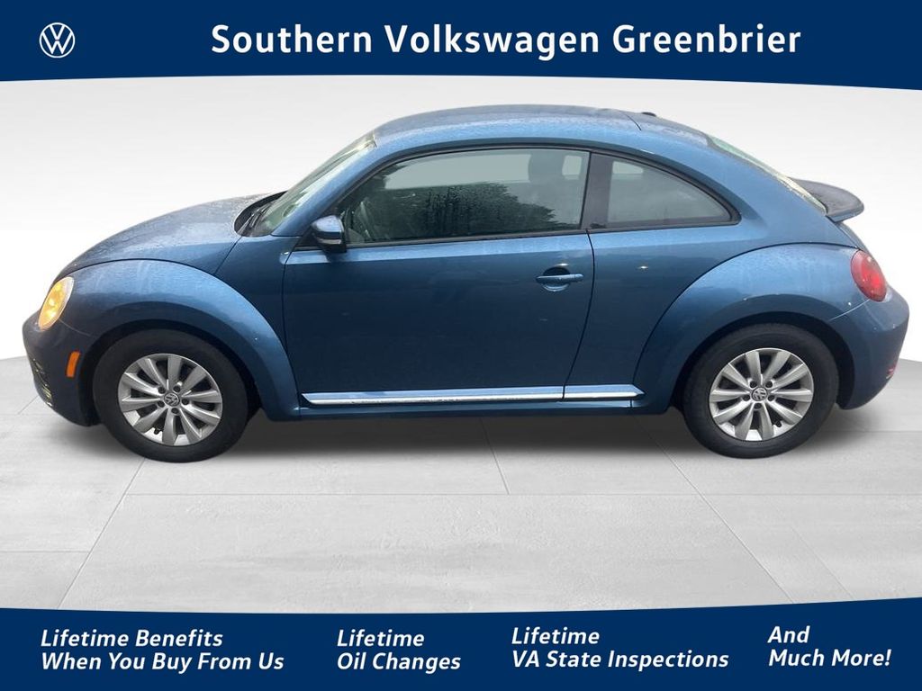 2019 Volkswagen Beetle S photo 2