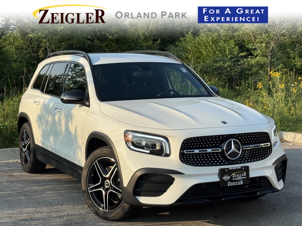 2023 Mercedes-Benz GLB Base's photo