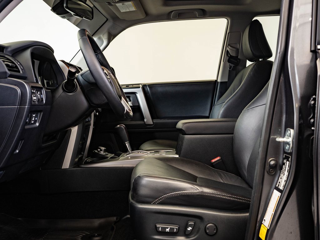 2022 Toyota 4Runner Limited photo 18