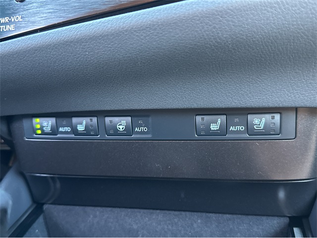 2025 Lexus ES 300h Premium photo 10