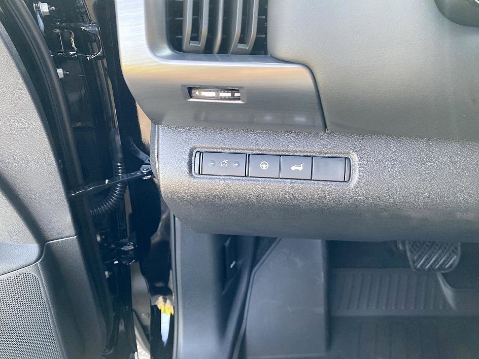 2025 Nissan Pathfinder Rock Creek photo 5