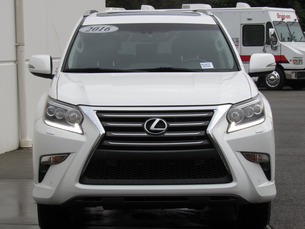 2016 Lexus GX 460 Luxury photo 3