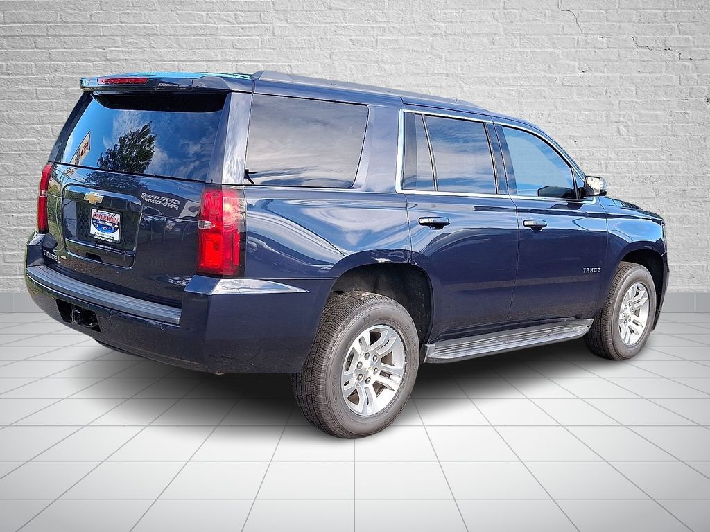 2017 Chevrolet Tahoe LS photo 4