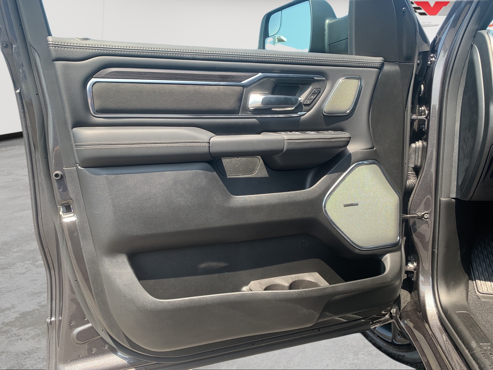 2026 Ram 1500 Laramie photo 9