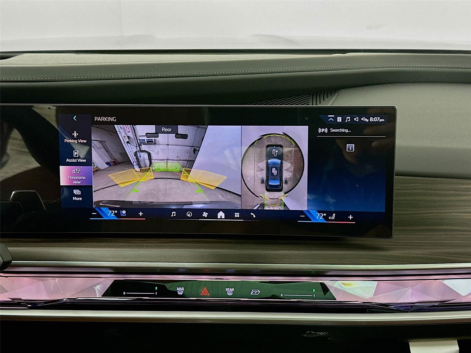 2026 Bmw 750e photo 14