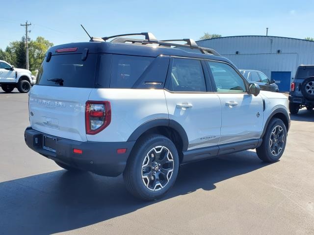 2025 Ford Bronco Sport Outer Banks photo 3