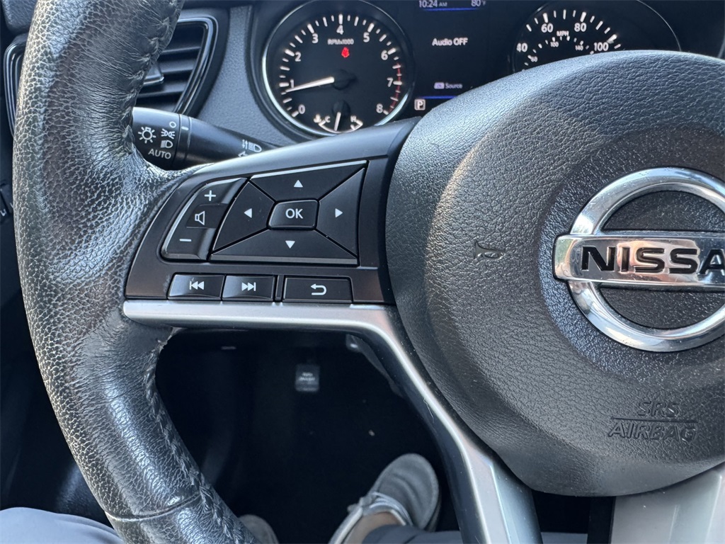 2018 Nissan Rogue SV photo 21