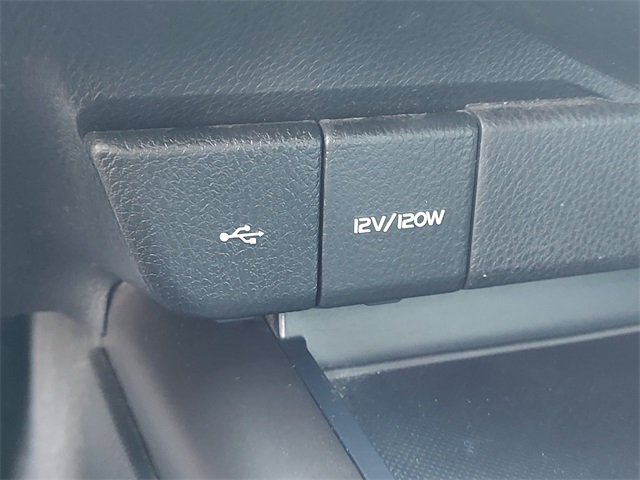 2023 Toyota Camry Hybrid SE photo 18