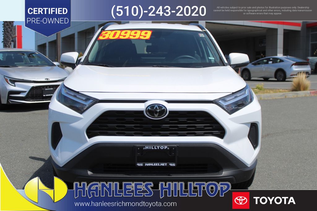 2024 Toyota RAV4 XLE photo 2