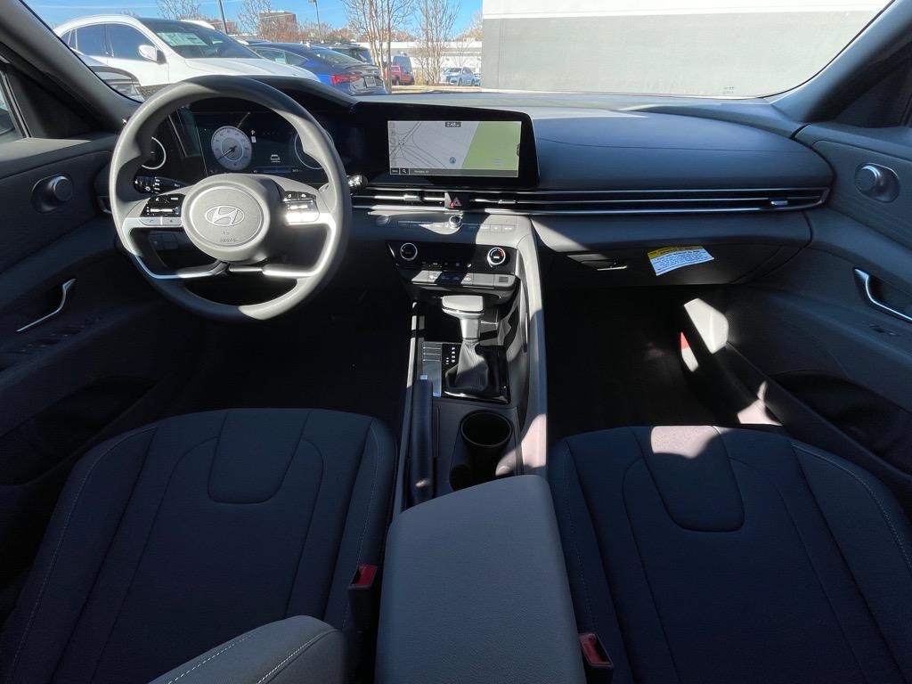 2024 Hyundai Elantra SEL photo 20