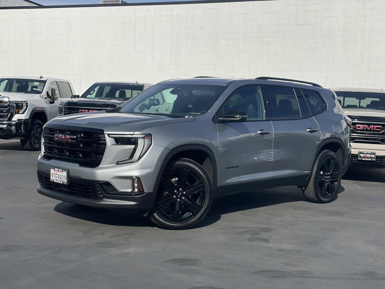 2025 GMC Acadia Elevation's photo