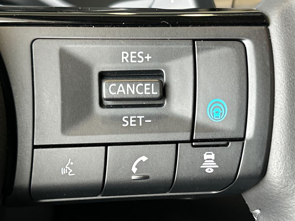 2023 Nissan Rogue SV photo 32