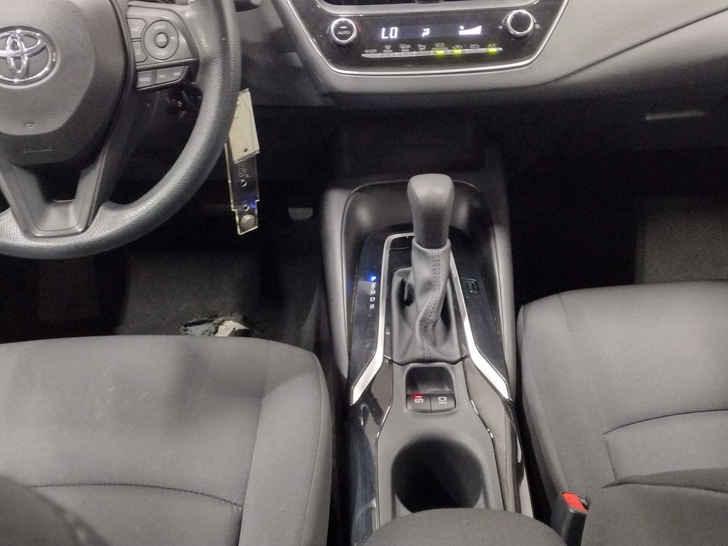 2021 Toyota Corolla LE photo 28