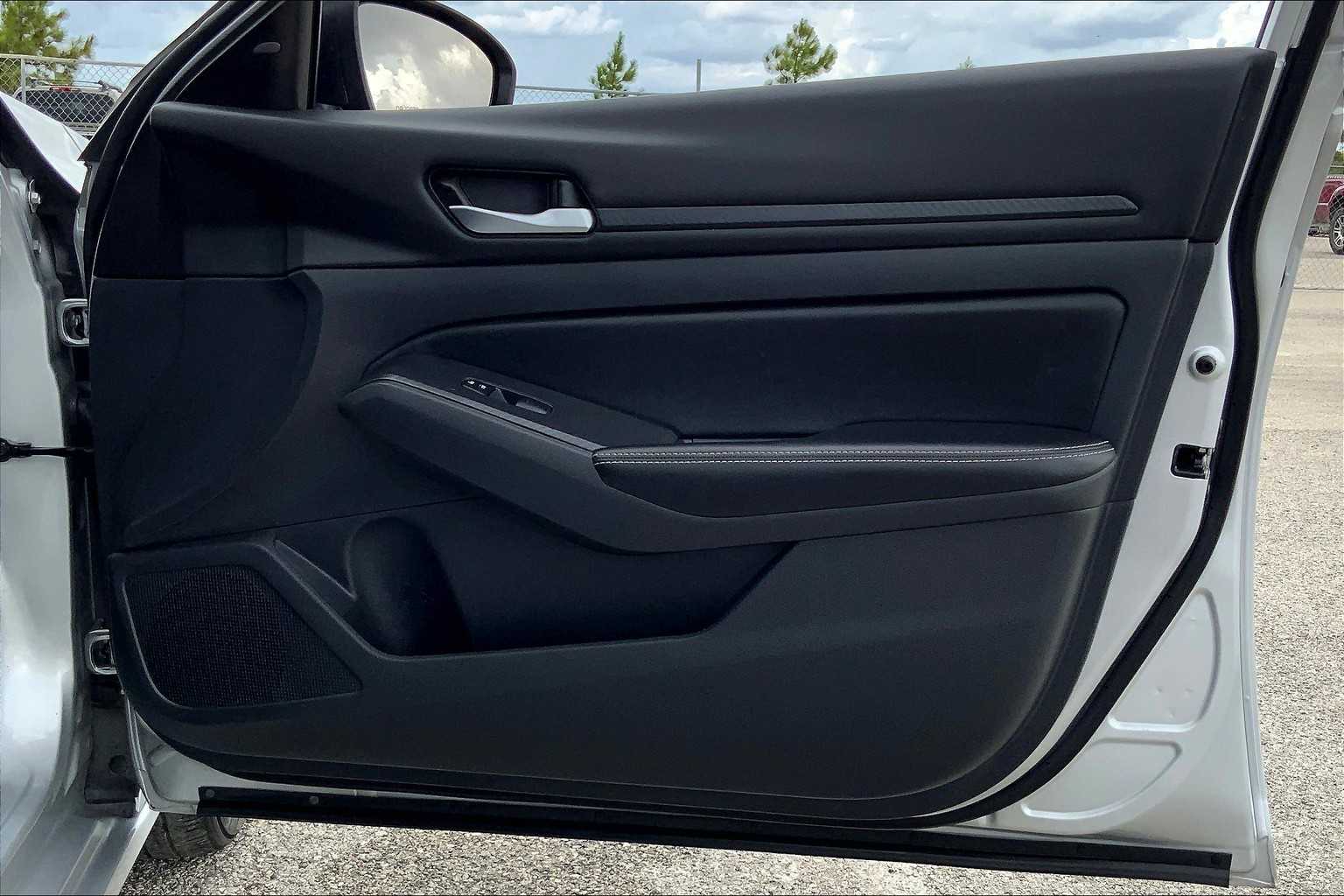 2024 Nissan Altima 2.5 SV photo 21