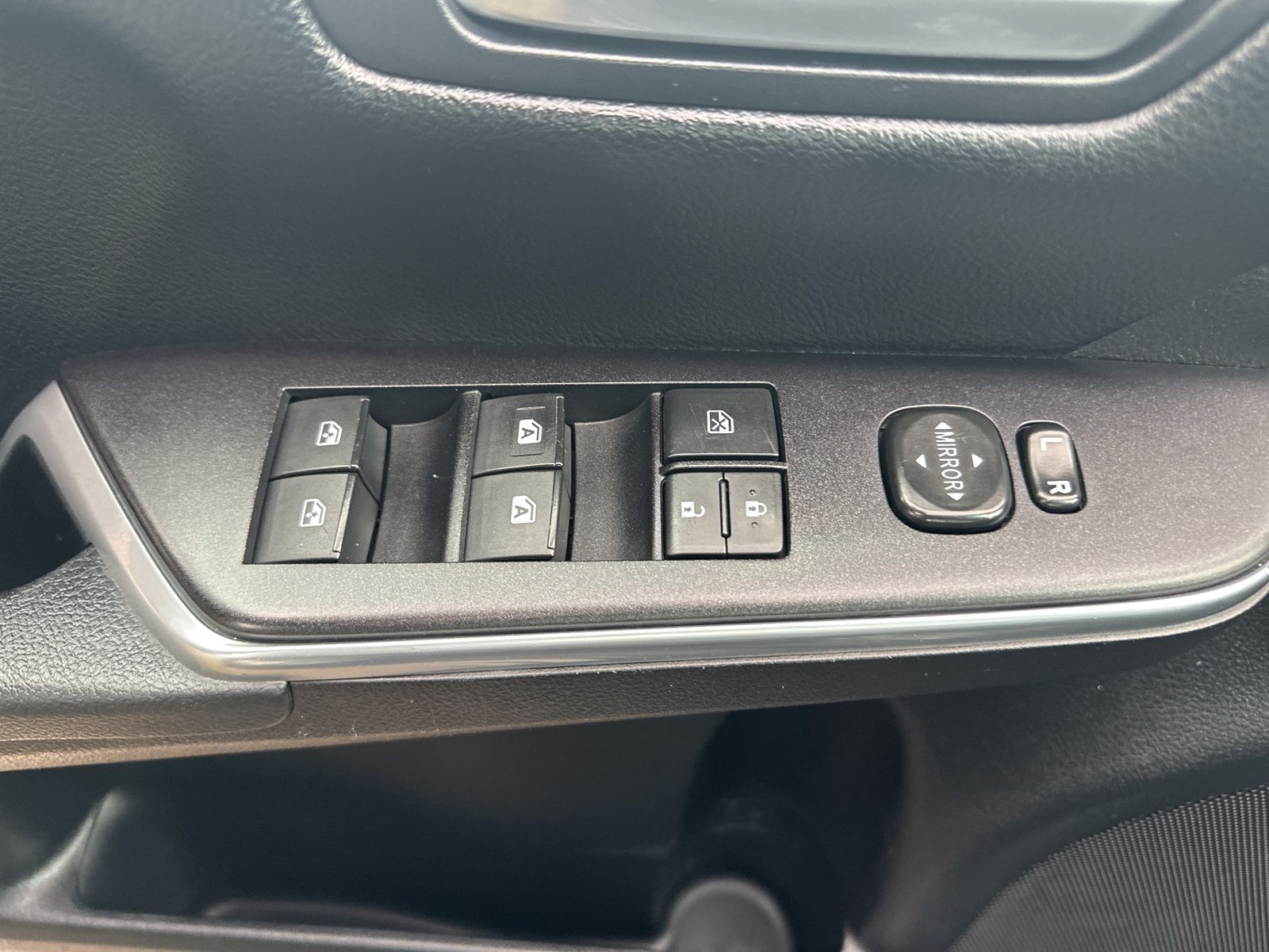 2016 Toyota Camry XLE photo 11