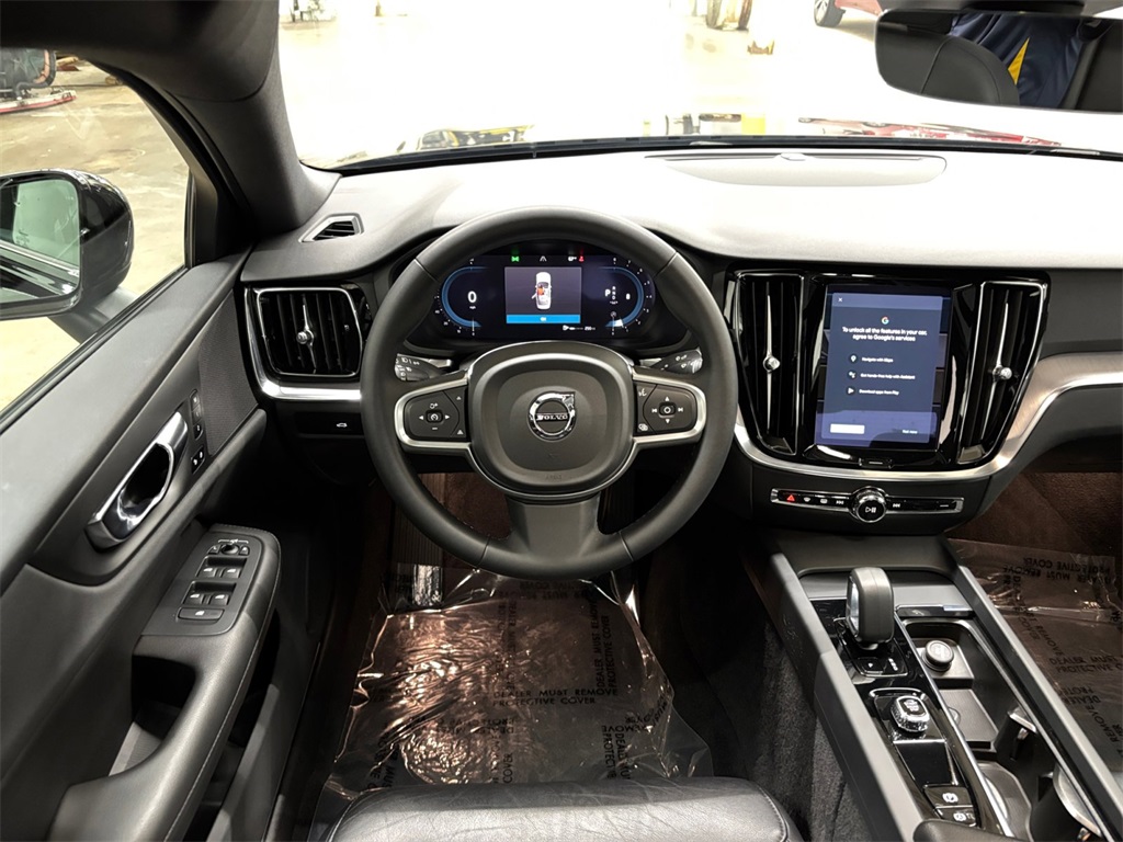 2023 Volvo S60 B5 Plus Black Edition photo 21
