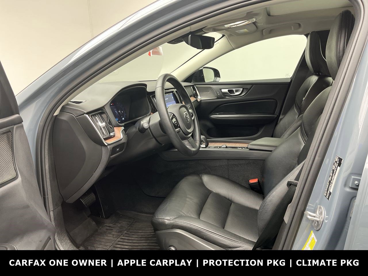 2024 Volvo S60 Plus photo 3