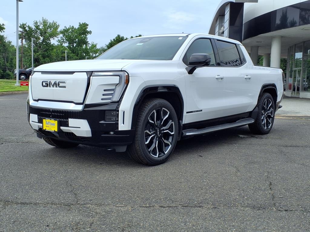2025 GMC Sierra EV Denali's photo