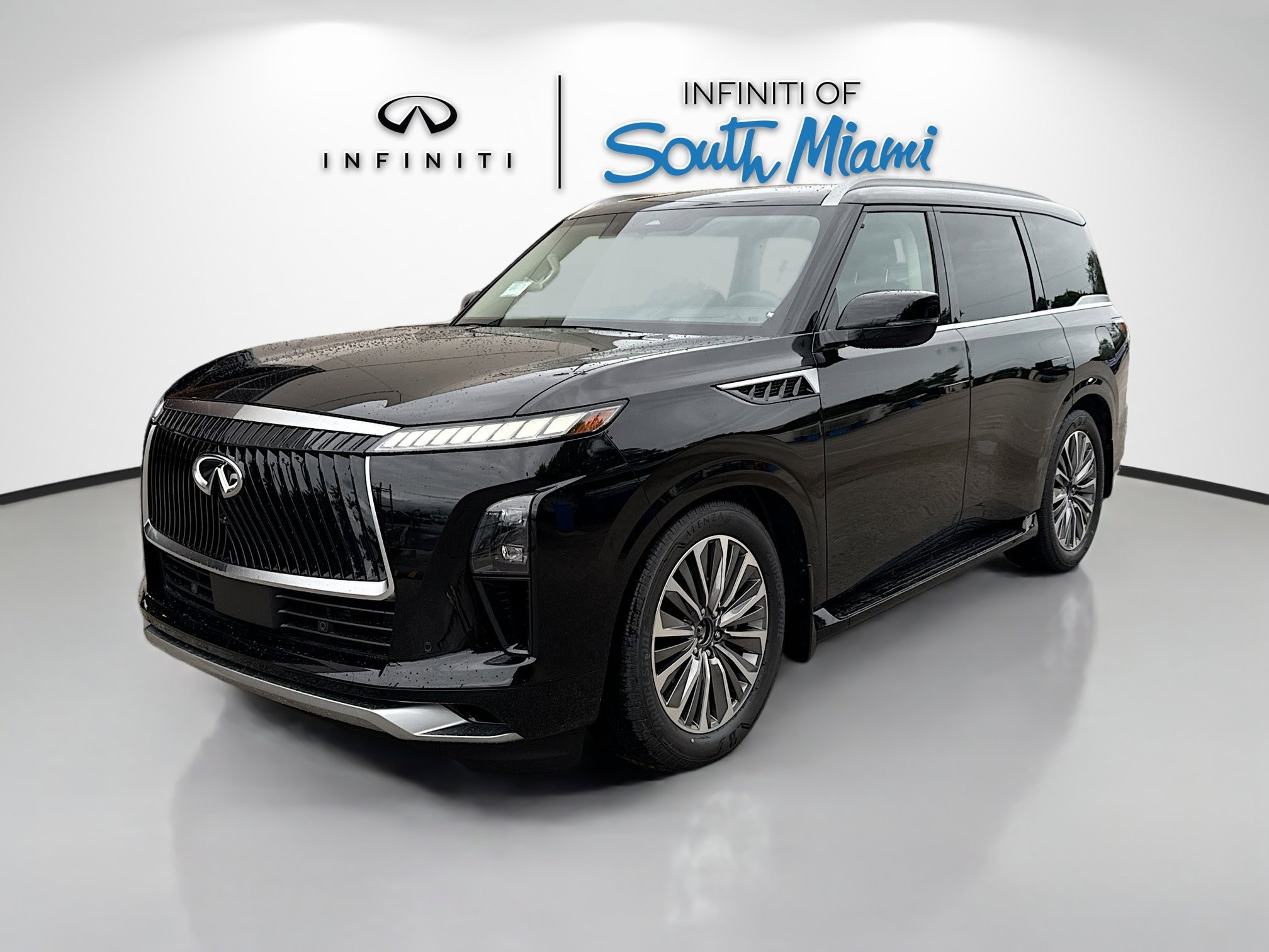 2026 Infiniti QX80 Luxe photo 3