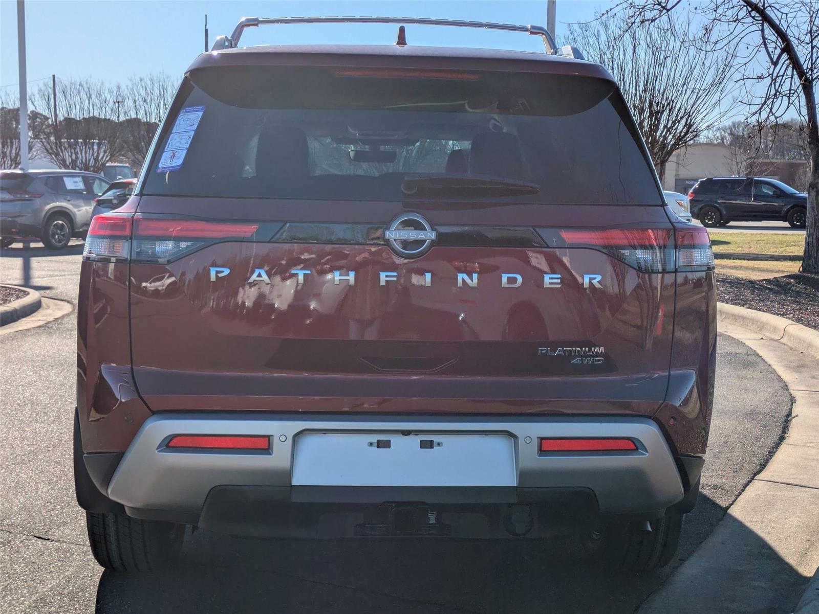 2025 Nissan Pathfinder Platinum photo 6