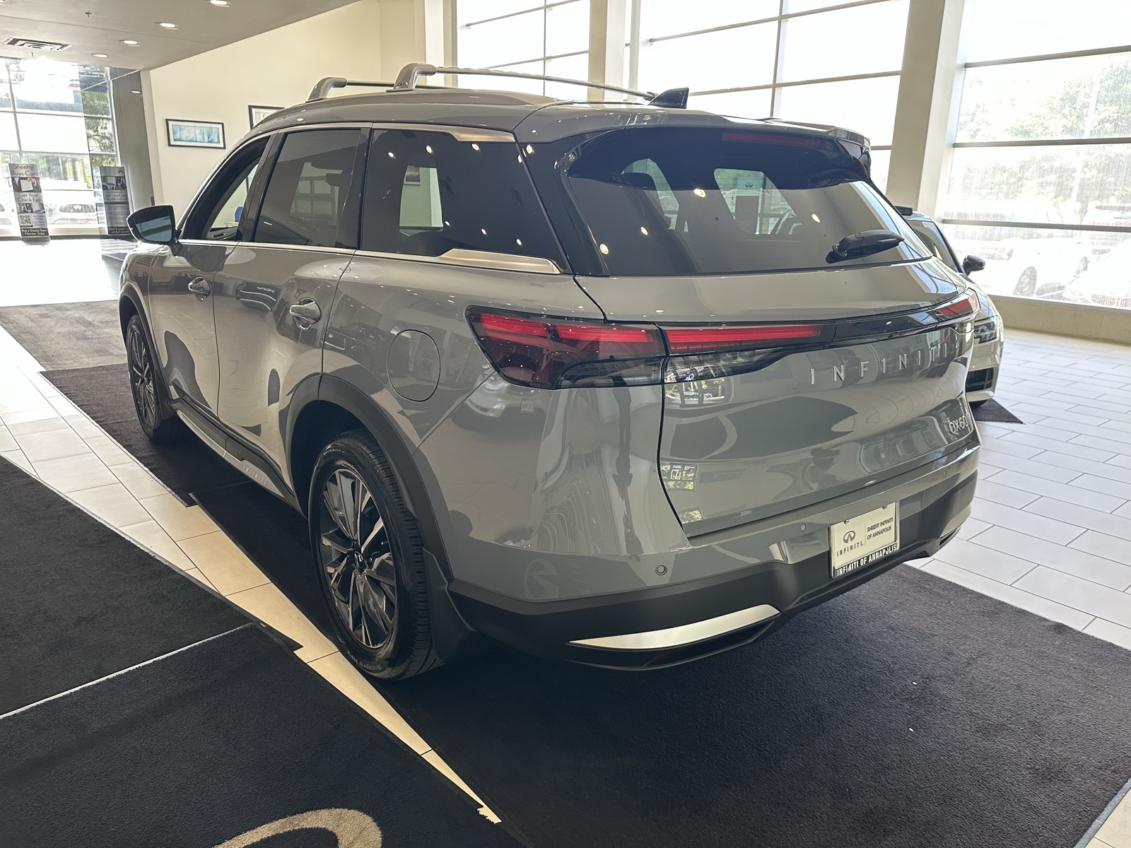 2026 Infiniti QX60 Luxe photo 5