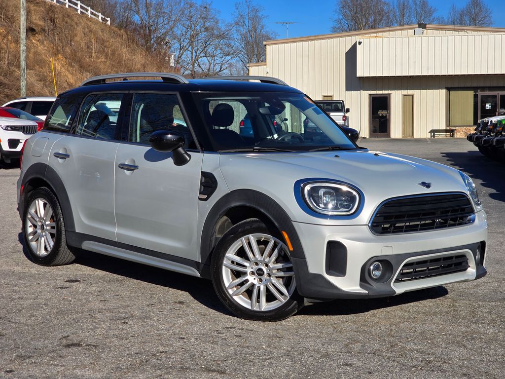 2022 MINI Countryman Base's photo