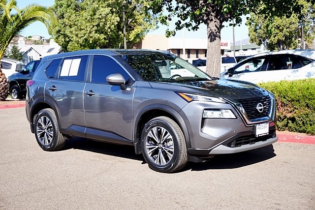 2023 Nissan Rogue SV photo 4