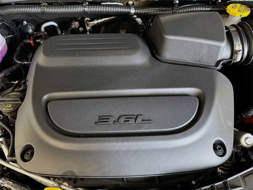 2025 Chrysler Pacifica photo 16