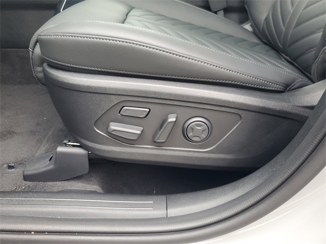 2026 Kia Sorento X-Line SX Prestige photo 17