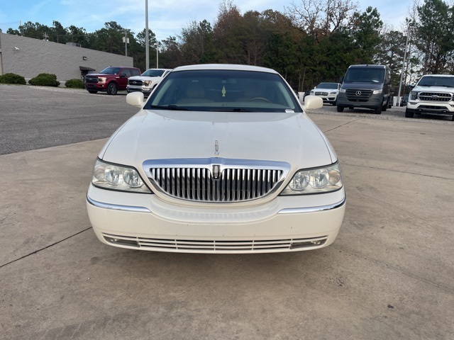 2007 Lincoln Town Car photo 2
