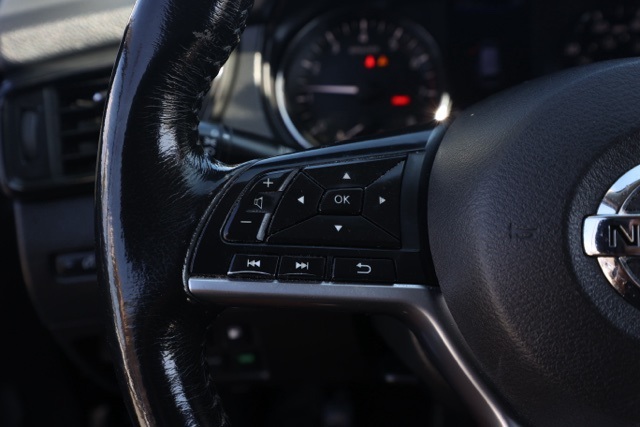 2018 Nissan Rogue SV photo 24