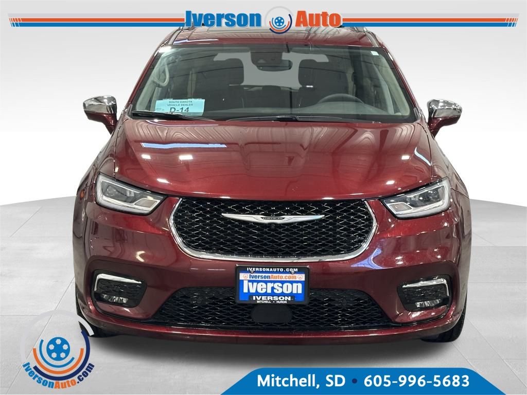 2022 Chrysler Pacifica Limited photo 2