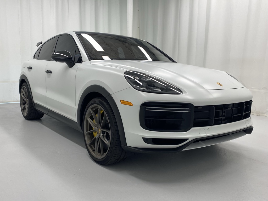 2022 Porsche Cayenne Coupe Turbo GT photo 2