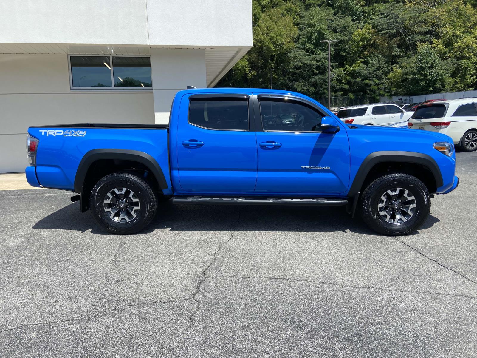 2021 Toyota Tacoma TRD Double Cab V6 photo 2