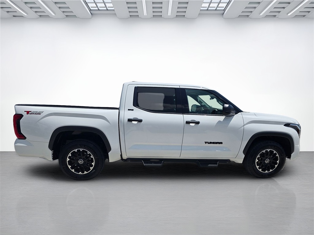2022 Toyota Tundra SR5 photo 2