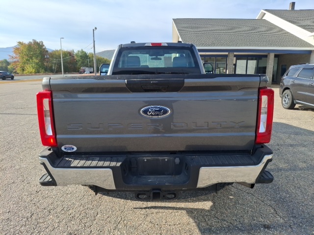 2023 Ford F-350 photo 4